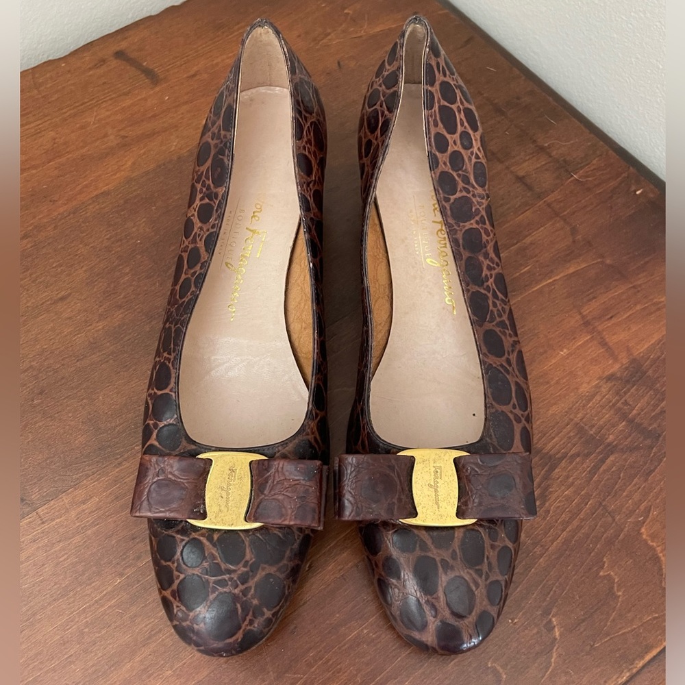 Vintage Salvatore Ferragamo Vara Bow Pumps